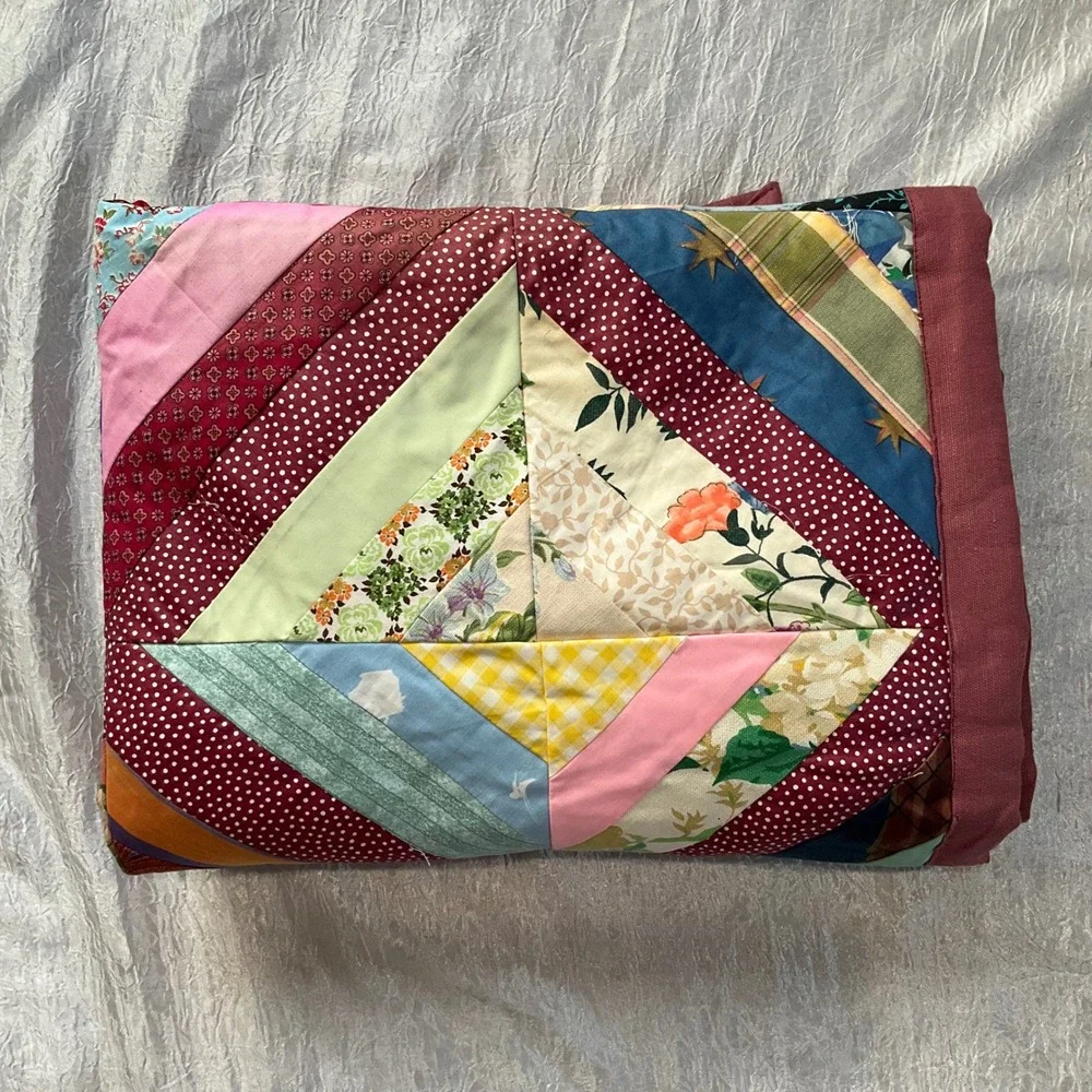 VTG 1950s MCM Handmade Patchwork String Quilt Diamond 34x50 Cottagecore FeedSack